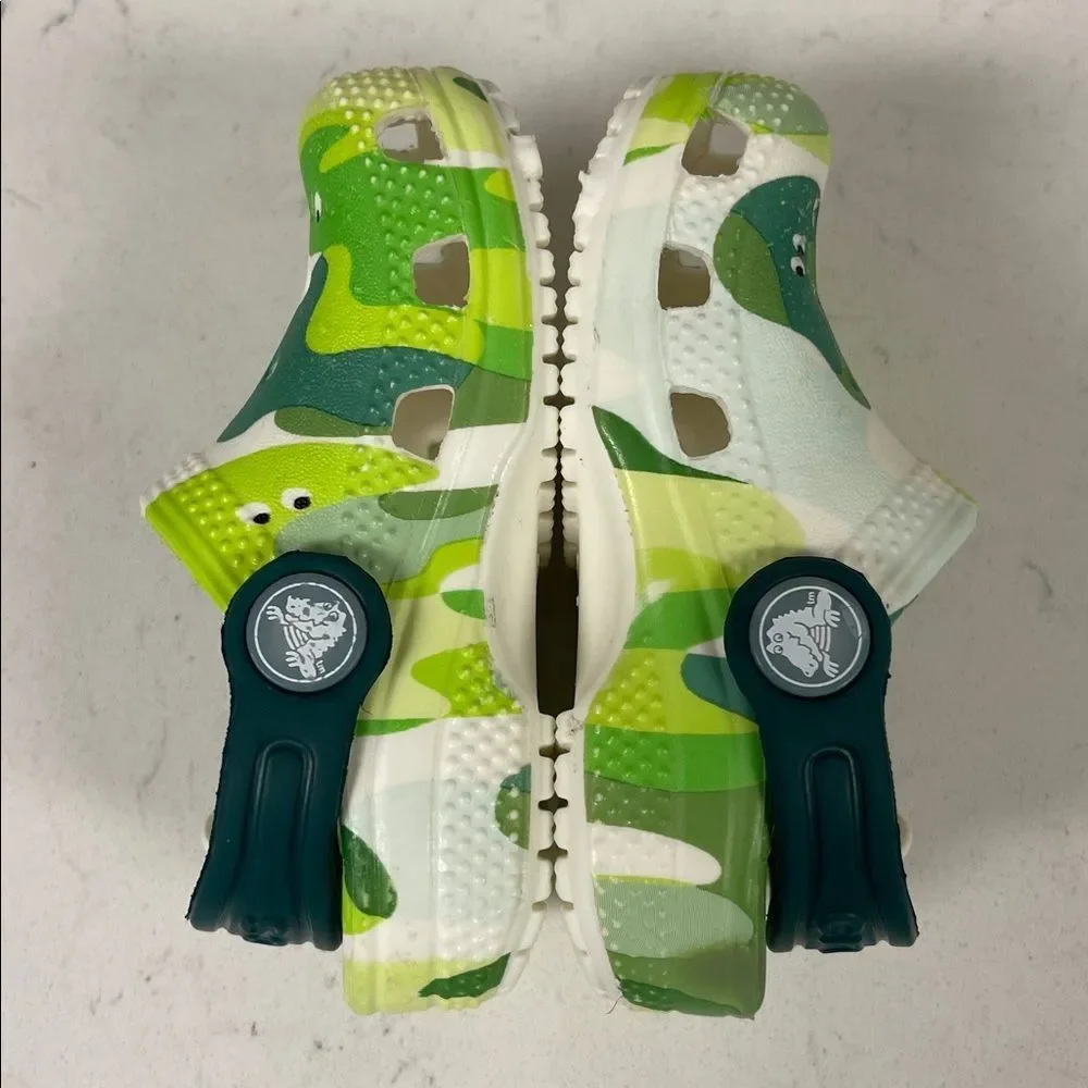 KIDS' CROCS TODDLER CLASSIC GLOW SLIME MONSTER CLOG Size 5 C